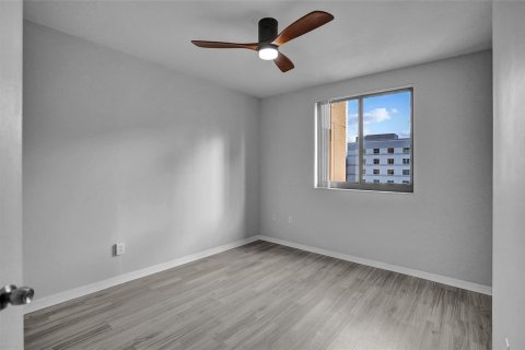 Condo in Fort Lauderdale, Florida, 3 bedrooms  № 1225912 - photo 13