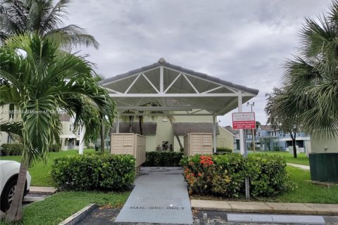 Condo in Hialeah, Florida, 1 bedroom  № 1384384 - photo 4