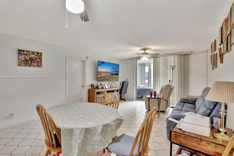 Condo in Margate, Florida, 2 bedrooms  № 1384431 - photo 7