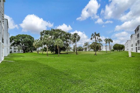 Condo in Margate, Florida, 2 bedrooms  № 1384431 - photo 20