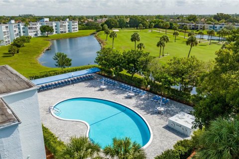 Condo in Margate, Florida, 2 bedrooms  № 1384431 - photo 24