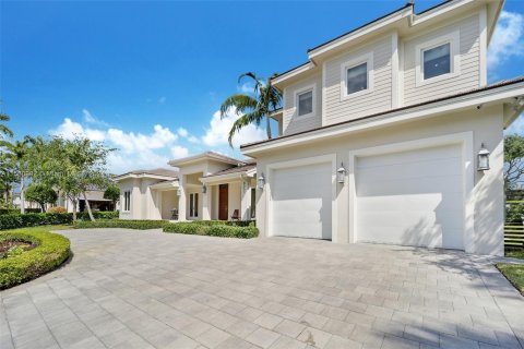 House in Palmetto Bay, Florida 4 bedrooms, 431.81 sq.m. № 1096990 - photo 2
