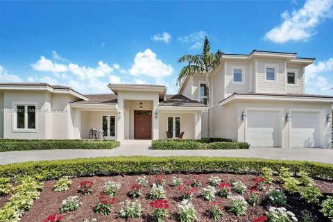 House in Palmetto Bay, Florida 4 bedrooms, 431.81 sq.m. № 1096990 - photo 1