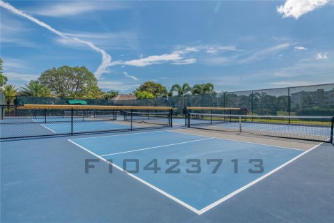 Condominio en venta en Deerfield Beach, Florida, 2 dormitorios № 1018119 - foto 1