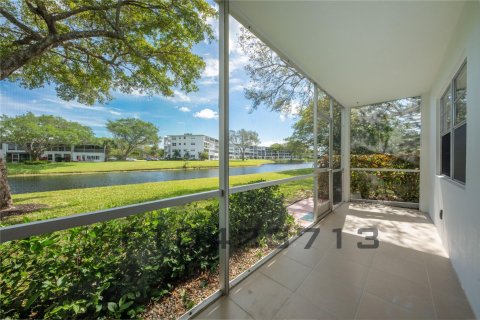 Condominio en venta en Deerfield Beach, Florida, 2 dormitorios № 1018119 - foto 18