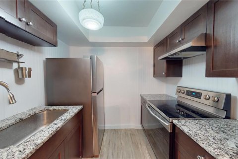 Condo in Saint Petersburg, Florida, 1 bedroom  № 1392452 - photo 15