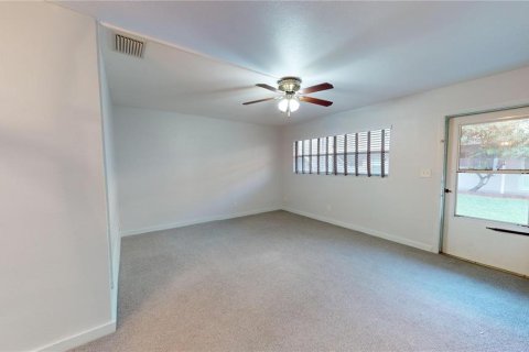 Condo in Saint Petersburg, Florida, 1 bedroom  № 1392452 - photo 12