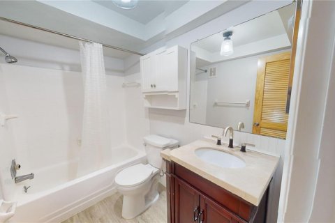 Condo in Saint Petersburg, Florida, 1 bedroom  № 1392452 - photo 5