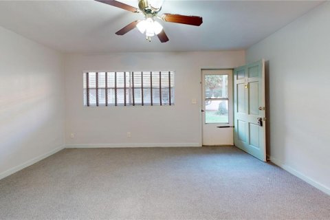 Condo in Saint Petersburg, Florida, 1 bedroom  № 1392452 - photo 11