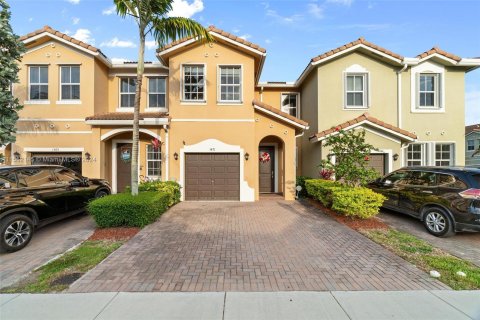 Casa en venta en Homestead, Florida, 3 dormitorios, 160.81 m2 № 1073182 - foto 1
