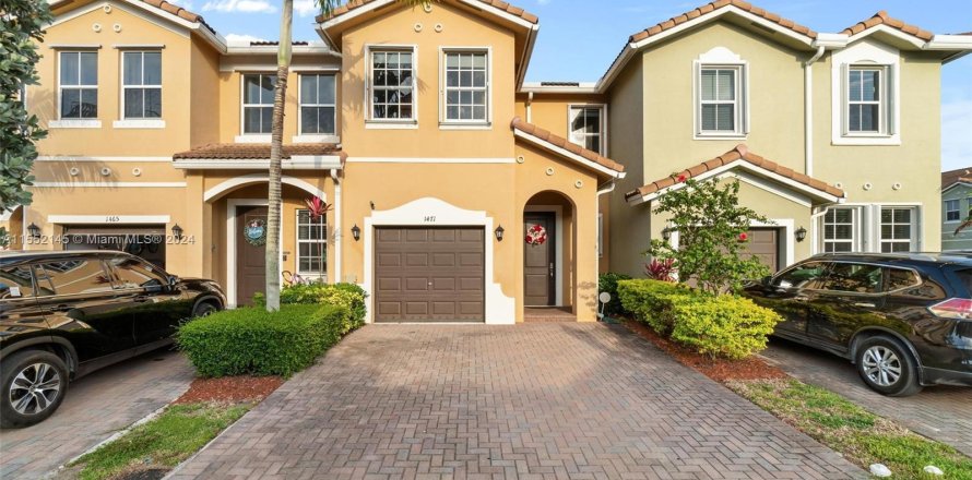 Casa en Homestead, Florida 3 dormitorios, 160.81 m2 № 1073182