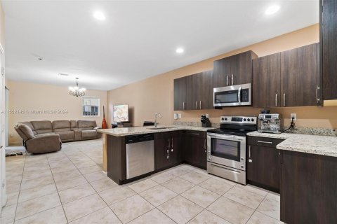 Casa en venta en Homestead, Florida, 3 dormitorios, 160.81 m2 № 1073182 - foto 14