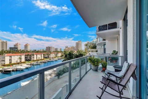 Condominio en venta en Aventura, Florida, 3 dormitorios, 126.53 m2 № 1073147 - foto 11