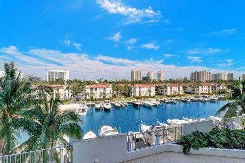 Condo in Aventura, Florida, 3 bedrooms  № 1073147 - photo 13