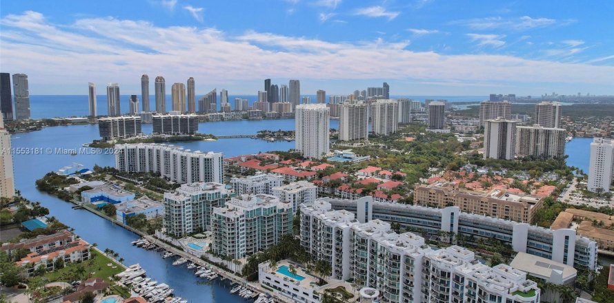 Condo in Aventura, Florida, 3 bedrooms  № 1073147