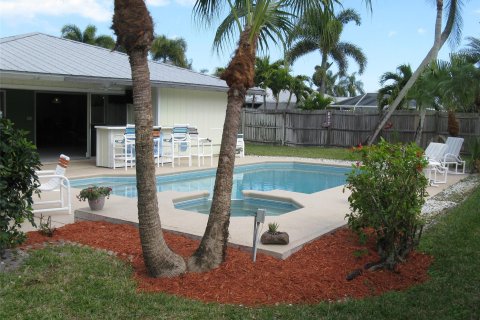 Villa ou maison à vendre à Jensen Beach, Floride: 3 chambres, 166.76 m2 № 1029739 - photo 11