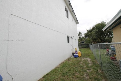 Immobilier commercial à vendre à Opa-locka, Floride: 366.03 m2 № 1058286 - photo 7