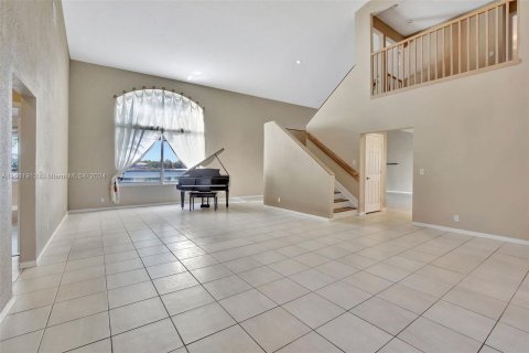 Villa ou maison à vendre à Pembroke Pines, Floride: 5 chambres, 310.76 m2 № 1415370 - photo 3