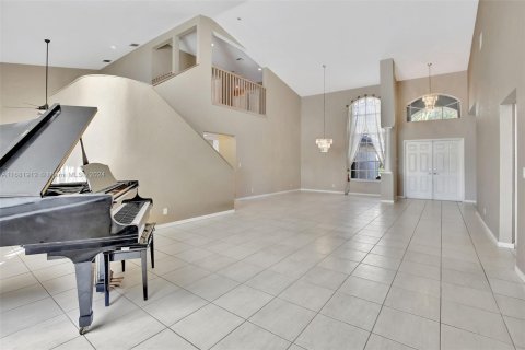 Villa ou maison à vendre à Pembroke Pines, Floride: 5 chambres, 310.76 m2 № 1415370 - photo 6