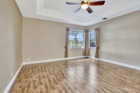 Villa ou maison à vendre à Pembroke Pines, Floride: 5 chambres, 310.76 m2 № 1415370 - photo 20