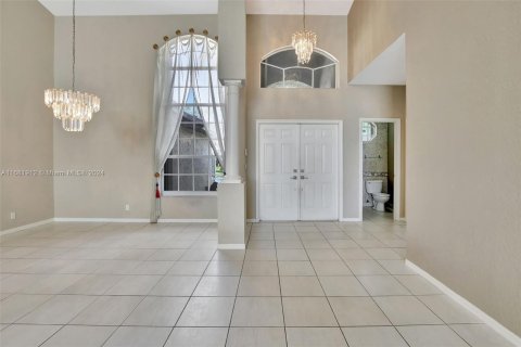 Villa ou maison à vendre à Pembroke Pines, Floride: 5 chambres, 310.76 m2 № 1415370 - photo 9