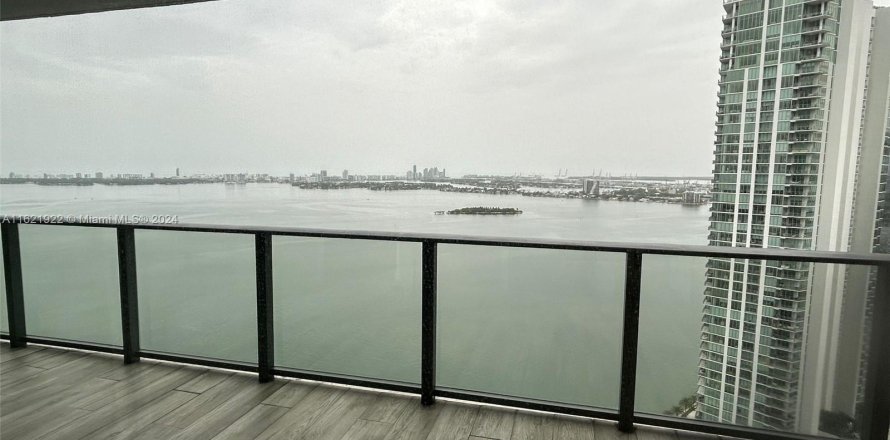 Condo in Miami, Florida, 2 bedrooms  № 1268917