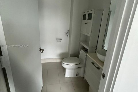 Copropriété à vendre à Miami, Floride: 2 chambres, 106.93 m2 № 1268917 - photo 7