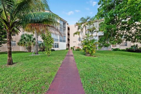 Condo in Lauderdale Lakes, Florida, 2 bedrooms  № 1423150 - photo 6