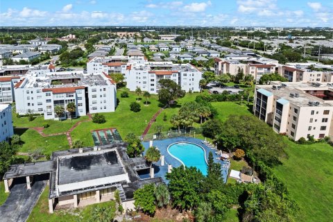 Condo in Lauderdale Lakes, Florida, 2 bedrooms  № 1423150 - photo 3