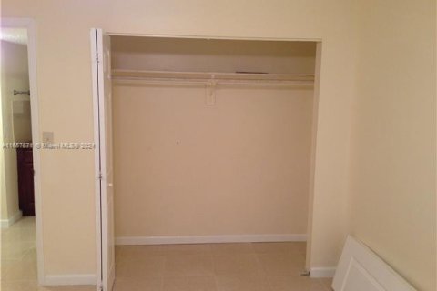 Copropriété à vendre à Hialeah, Floride: 3 chambres, 130.06 m2 № 1358963 - photo 11