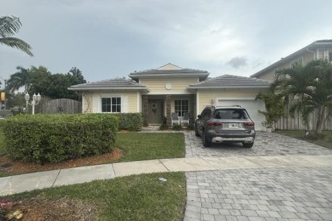 House in Homestead, Florida 4 bedrooms, 203.55 sq.m. № 1072571 - photo 12