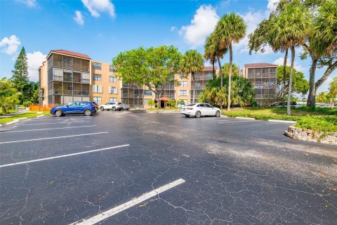 Condo in Hollywood, Florida, 2 bedrooms  № 1057825 - photo 5