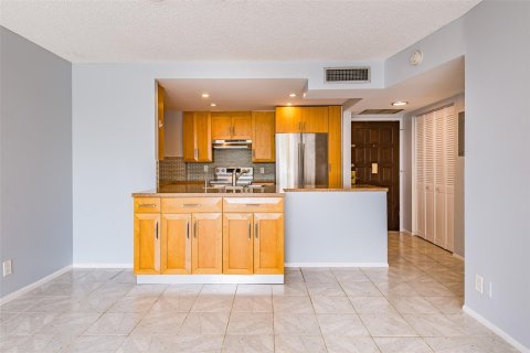 Condo in Hollywood, Florida, 2 bedrooms  № 1057825 - photo 25