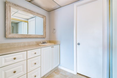 Condo in Hollywood, Florida, 2 bedrooms  № 1057825 - photo 15