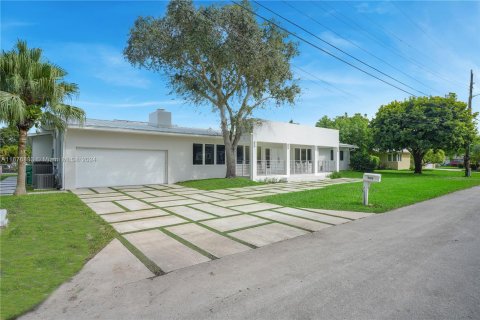 Villa ou maison à vendre à Miami, Floride: 4 chambres, 410.26 m2 № 1403009 - photo 29