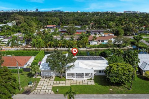 Villa ou maison à vendre à Miami, Floride: 4 chambres, 410.26 m2 № 1403009 - photo 30