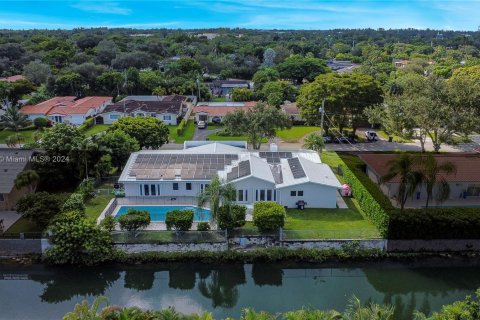 Villa ou maison à vendre à Miami, Floride: 4 chambres, 410.26 m2 № 1403009 - photo 2