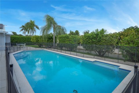 Casa en venta en Miami, Florida, 4 dormitorios, 410.26 m2 № 1403009 - foto 28