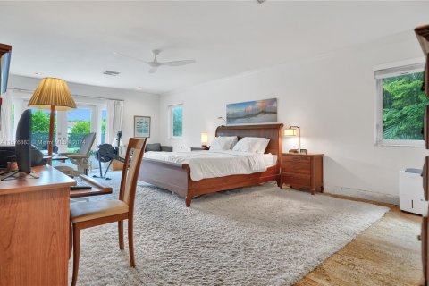 Casa en venta en Miami, Florida, 4 dormitorios, 410.26 m2 № 1403009 - foto 20