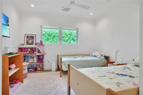 Casa en venta en Miami, Florida, 4 dormitorios, 410.26 m2 № 1403009 - foto 21