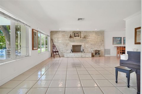 Villa ou maison à vendre à Miami, Floride: 4 chambres, 410.26 m2 № 1403009 - photo 4