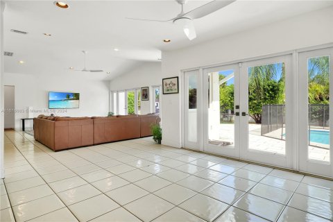 Villa ou maison à vendre à Miami, Floride: 4 chambres, 410.26 m2 № 1403009 - photo 8