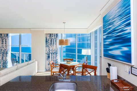 Condominio en venta en Sunny Isles Beach, Florida, 1 dormitorio, 94.85 m2 № 1402965 - foto 16