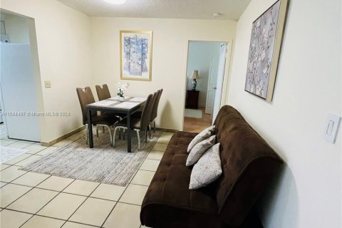 Condo in Sunny Isles Beach, Florida, 1 bedroom  № 1046903 - photo 7