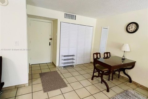 Copropriété à vendre à Sunny Isles Beach, Floride: 1 chambre, 71.26 m2 № 1046903 - photo 3