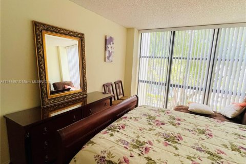 Condo in Sunny Isles Beach, Florida, 1 bedroom  № 1046903 - photo 10