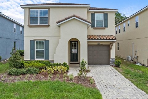 Casa en venta en Kissimmee, Florida, 7 dormitorios, 328.22 m2 № 1246265 - foto 1