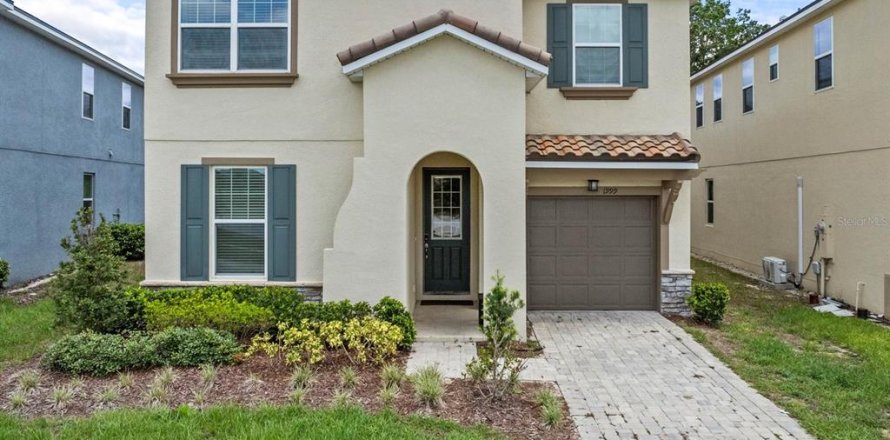 Casa en Kissimmee, Florida 7 dormitorios, 328.22 m2 № 1246265