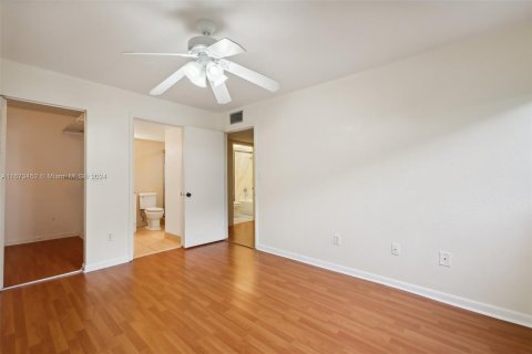 Copropriété à vendre à Tamarac, Floride: 2 chambres, 76.18 m2 № 1398114 - photo 24