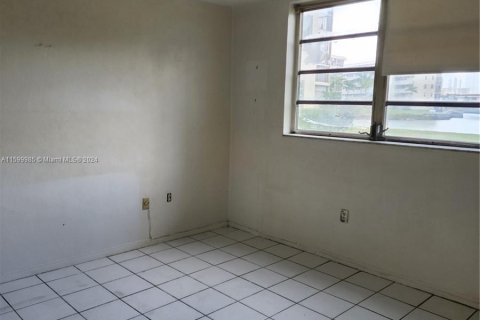 Condo in Aventura, Florida, 1 bedroom  № 1222139 - photo 8